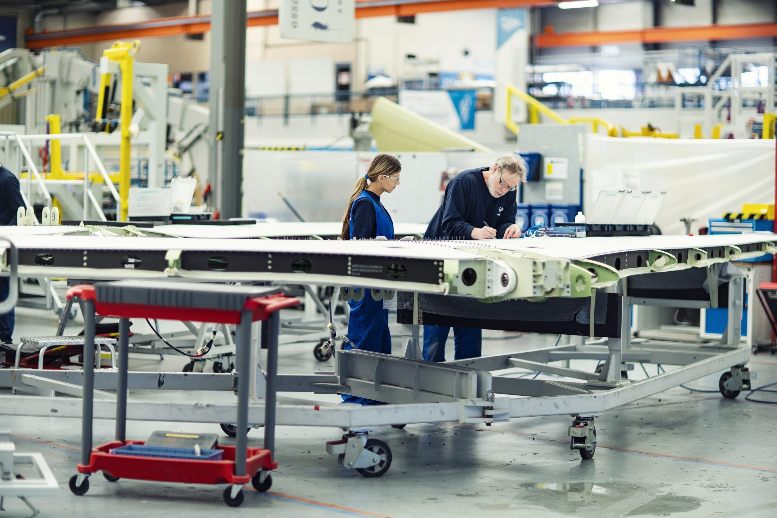 De antwoorden op de meest gestelde vragen rondom de mbo 3 opleiding Allround samenbouwer luchtvaartuigen bij GKN Fokker.
